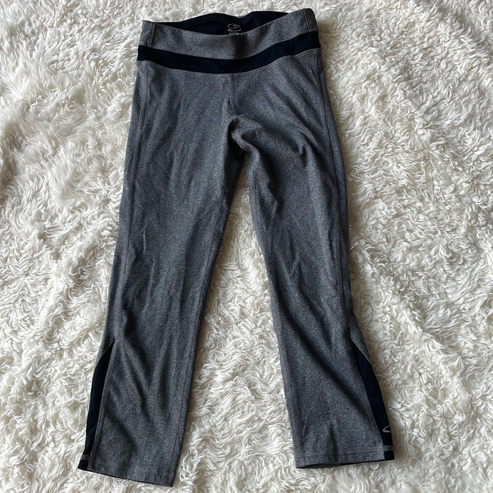 Grey capri workout leggings